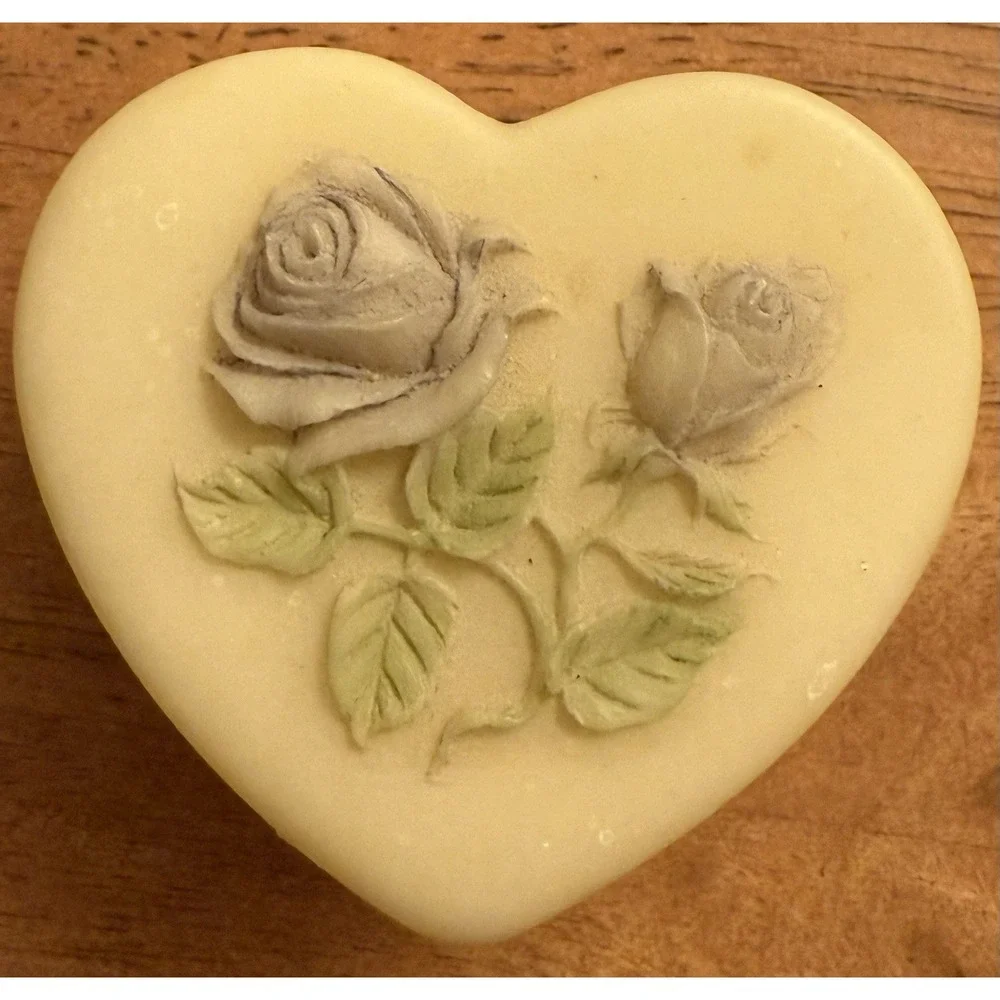 Vintage Trinket Box Heart‎ With Purple Roses
